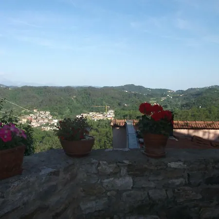 La Casa Nel Borgo Riccò del Golfo di Spezia